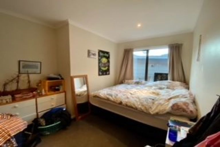 Photo of property in 280 Queens Drive, Lyall Bay, Wellington, 6022