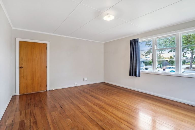 Photo of property in 614 Featherston Street, Roslyn, Palmerston North, 4414