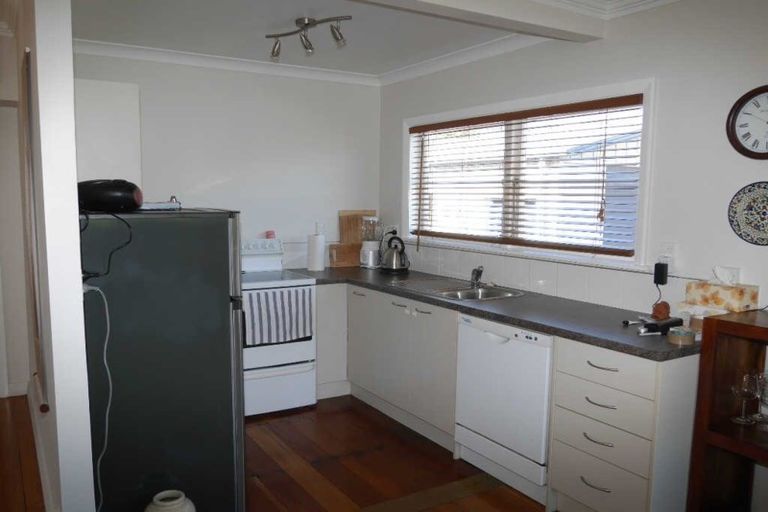 Photo of property in 41a Tiromoana Road, Raumati South, Paraparaumu, 5032