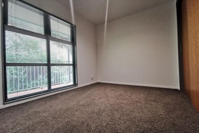 Photo of property in 52c Hawker Street, Mount Victoria, Wellington, 6011