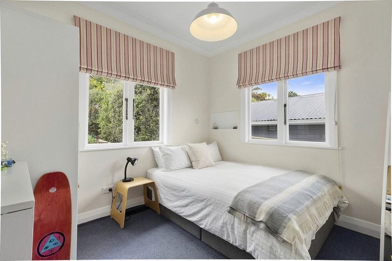 Photo of property in 11 Firth Terrace, Karori, Wellington, 6012