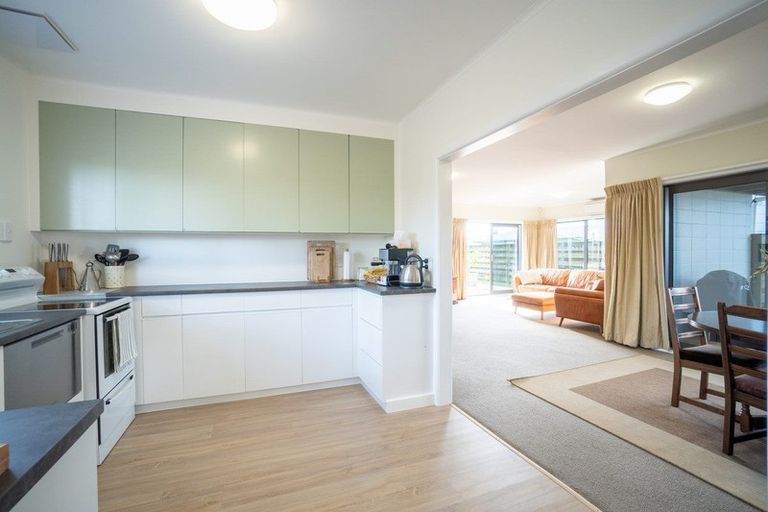 Photo of property in 15 Raglan Avenue, Cloverlea, Palmerston North, 4412