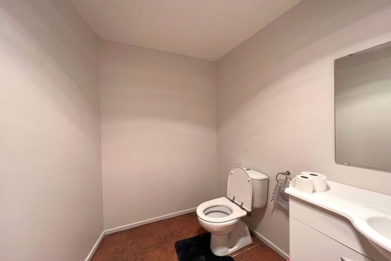 Photo of property in 10a Zion Road, Birkenhead, Auckland, 0626