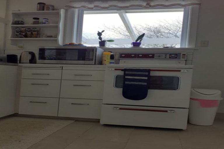 Photo of property in 30 Pinehurst Crescent, Russley, Christchurch, 8042