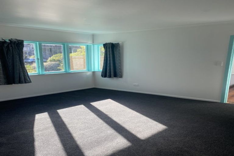 Photo of property in 31 View Road, Titahi Bay, Porirua, 5022