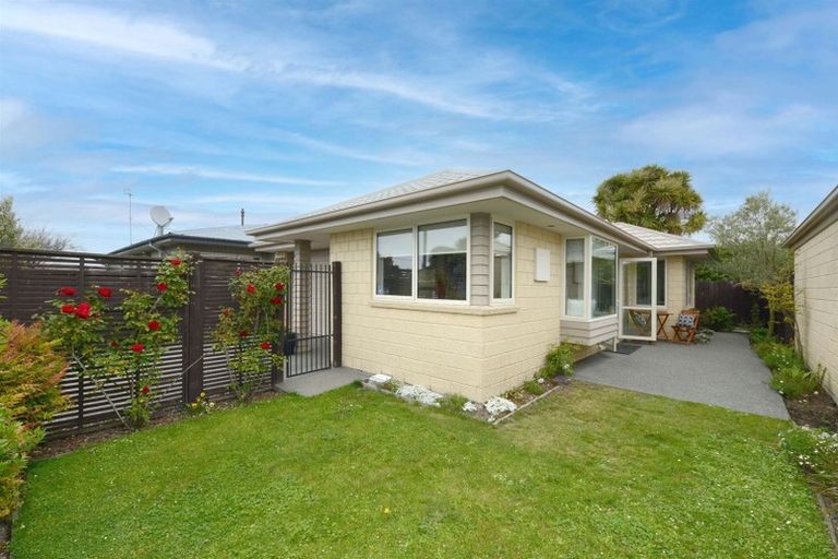 Photo of property in 3 Munro Street, Redwood, Christchurch, 8051
