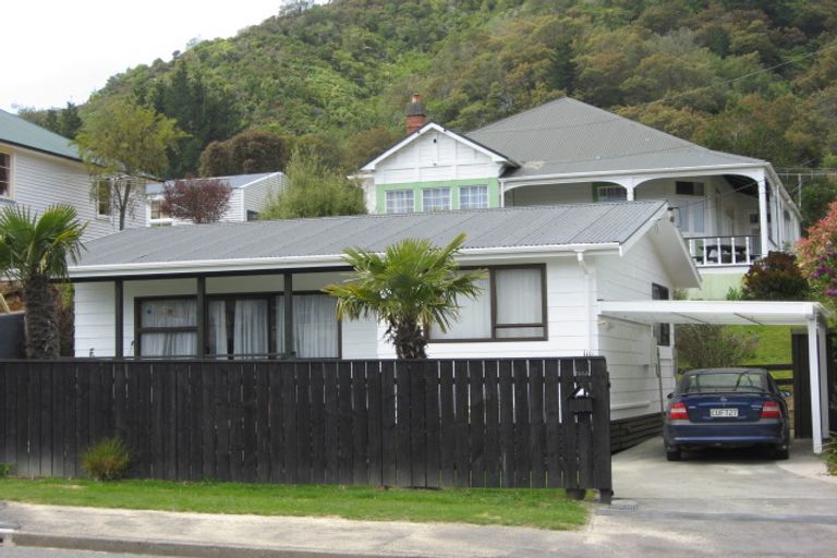 Photo of property in 144a Waikawa Road, Picton, 7220