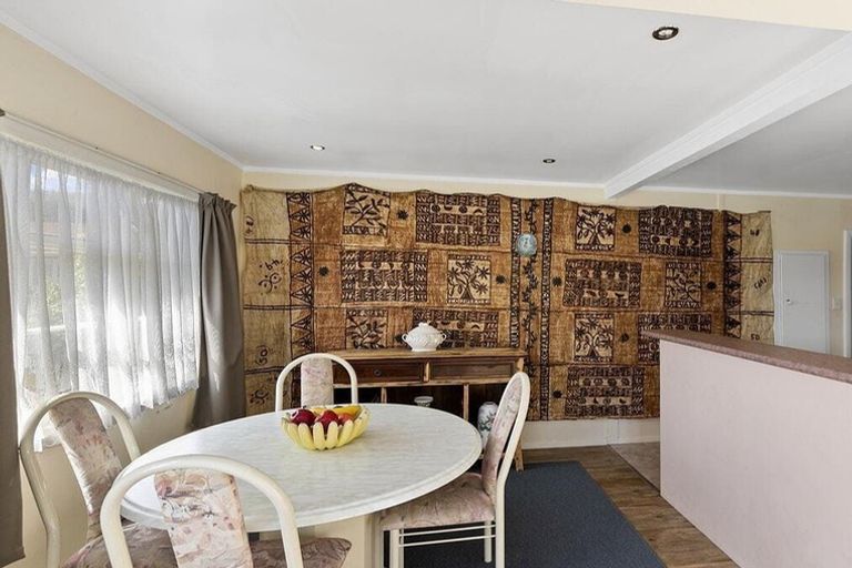 Photo of property in 24 Korau Grove, Stokes Valley, Lower Hutt, 5019