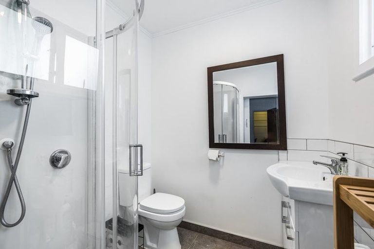 Photo of property in 32 Raroa Terrace, Tawa, Wellington, 5028