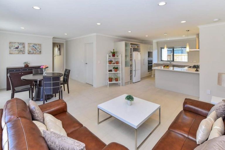 Photo of property in 9 Kirkaldy Street, Wattle Downs, Auckland, 2103