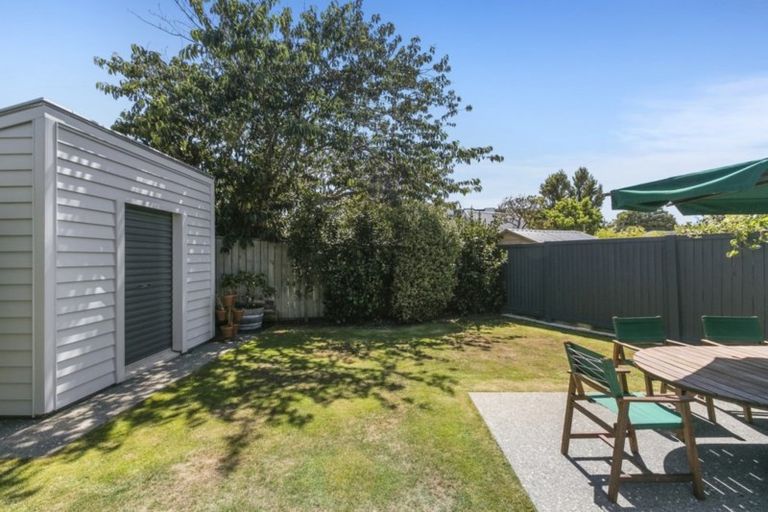 Photo of property in 8c Glen Iris Grove, Woburn, Lower Hutt, 5010