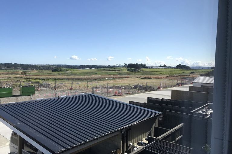 Photo of property in 14 Pukewhero Rise, Westgate, Auckland, 0614