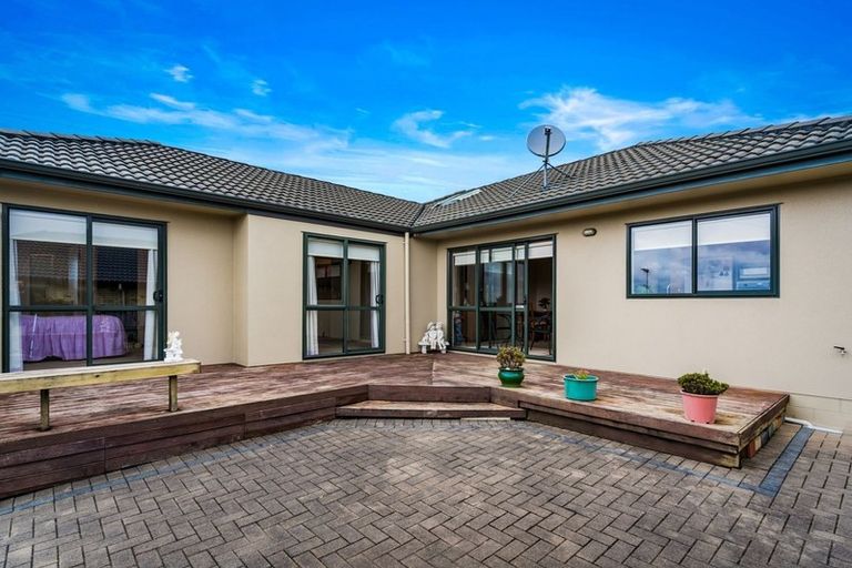 Photo of property in 44 Rush Creek Drive, Westgate, Auckland, 0614