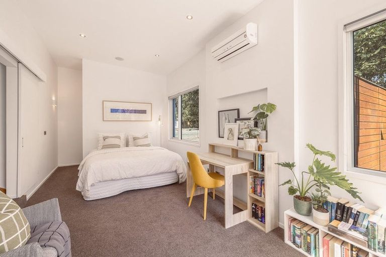 Photo of property in 277 Cannon Hill Crescent, Mount Pleasant, Christchurch, 8081