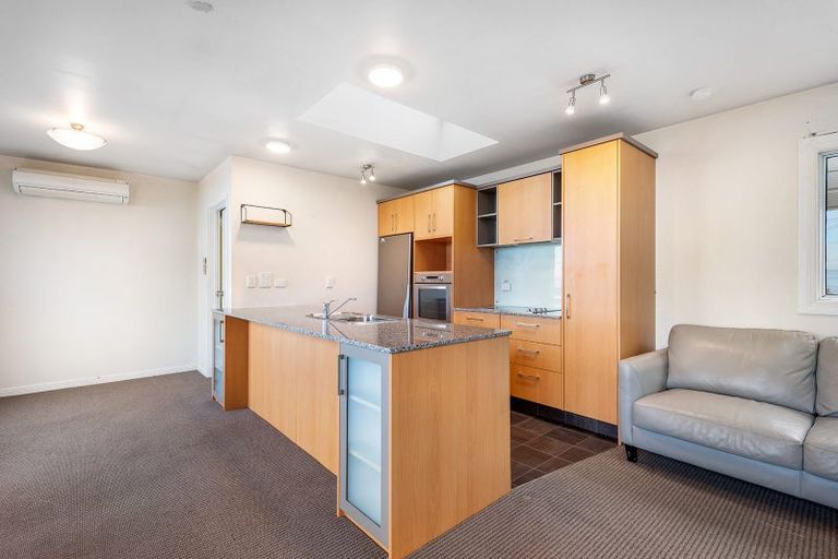 Photo of property in 33 Queen Street, Brighton, Dunedin, 9035