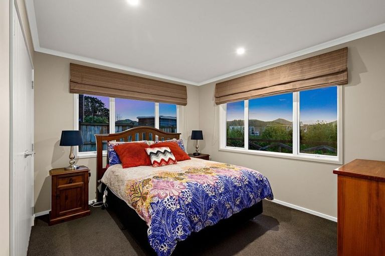 Photo of property in 15 Kohia Way, Huapai, Kumeu, 0810