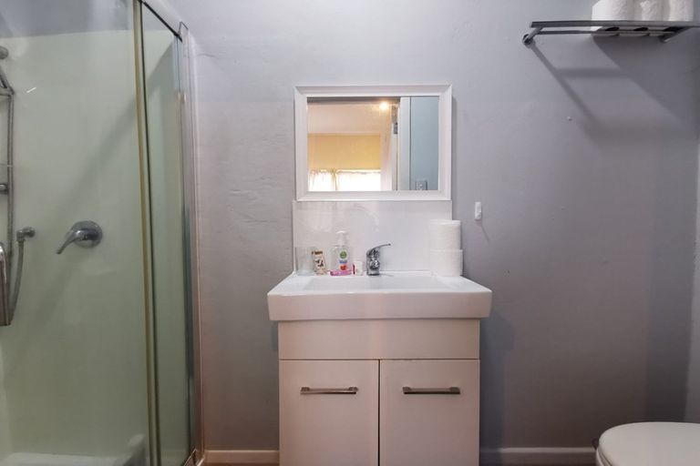 Photo of property in 13 Lavelle Road, Henderson, Auckland, 0612