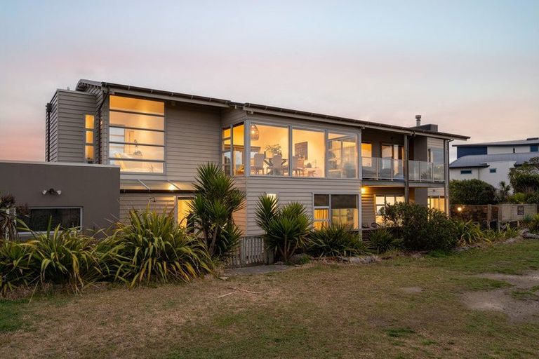 Photo of property in 9 Neptune Place, Waimairi Beach, Christchurch, 8083