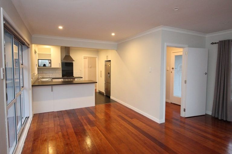 Photo of property in 3 Pukatea Street, Inglewood, 4330