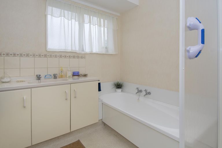 Photo of property in 15b Yatton Street, Greerton, Tauranga, 3112