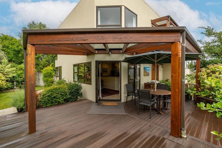 Photo of property in 135a Lake Crescent, Hamilton Lake, Hamilton, 3204