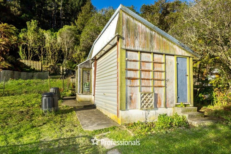 Photo of property in 49 Elmslie Road, Pinehaven, Upper Hutt, 5019