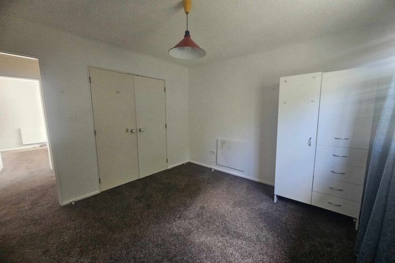 Photo of property in 3 Bayswater Place, Newlands, Wellington, 6037