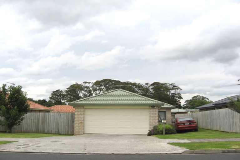 Photo of property in 44 Kayes Road, Pukekohe, 2120