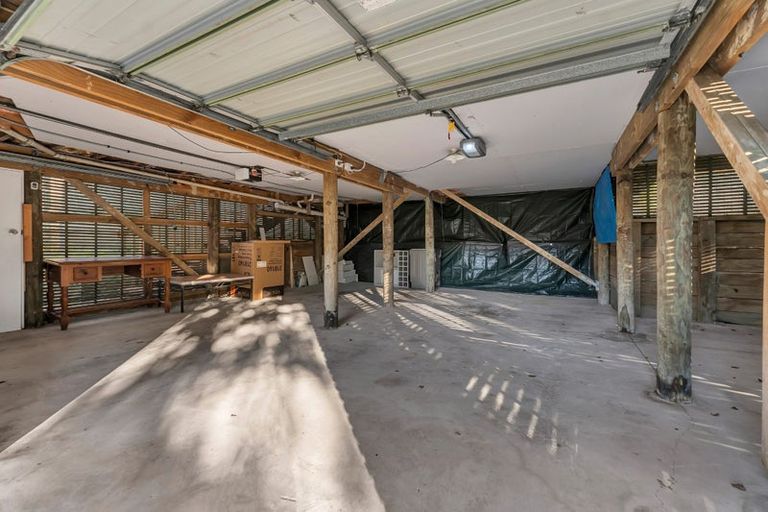 Photo of property in 81a Dundale Avenue, Blockhouse Bay, Auckland, 0600