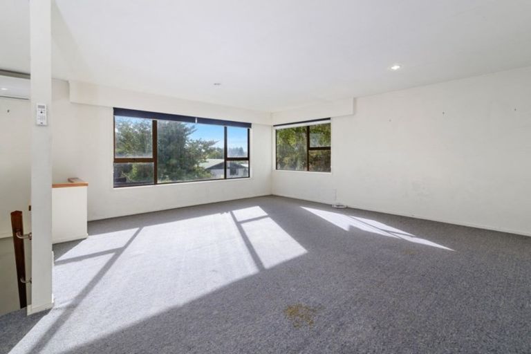 Photo of property in 27 Rewarewa Street, Owhata, Rotorua, 3010