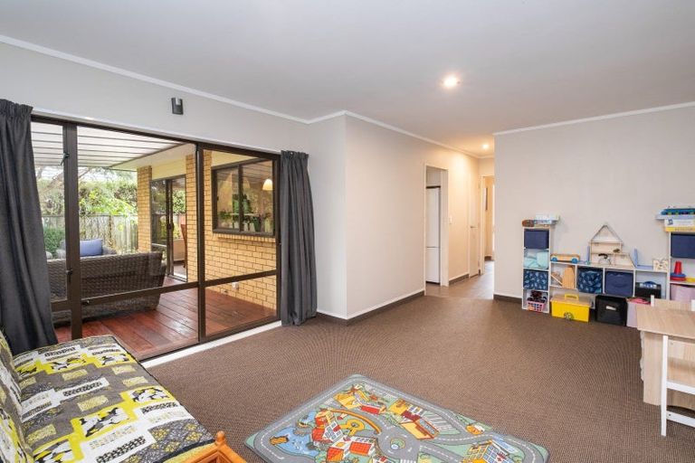 Photo of property in 14 Kingsgate Avenue, Havelock North, 4130