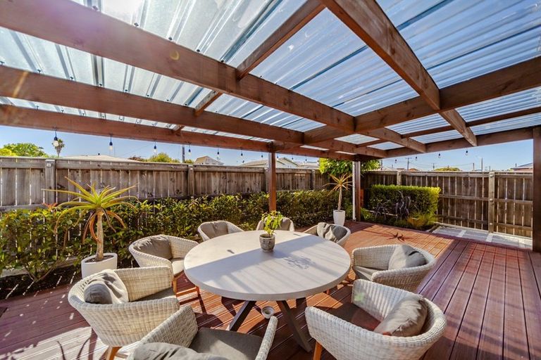 Photo of property in 168 Charles Street, Westshore, Napier, 4110