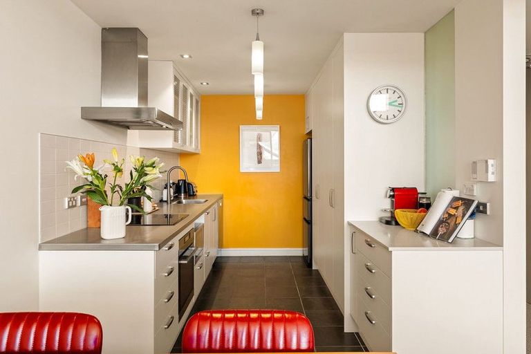 Photo of property in Portal Apartments, 8a/42 Cable Street, Te Aro, Wellington, 6011