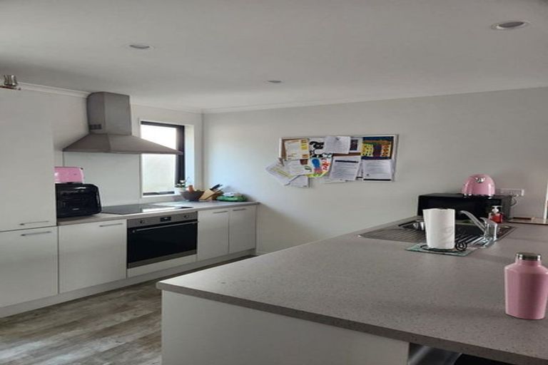 Photo of property in 90 Tiraumea Drive, Pakuranga, Auckland, 2010