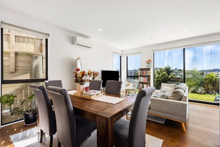 Photo of property in 6/62 Spenmoor Street, Newlands, Wellington, 6037