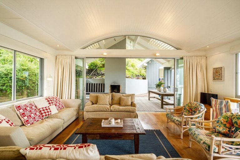 Photo of property in 350 Mcauslin Road, Whananaki, Hikurangi, 0181