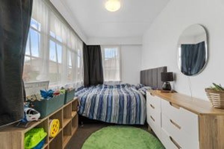 Photo of property in 6 Kenney Crescent, Fairfield, Hamilton, 3214