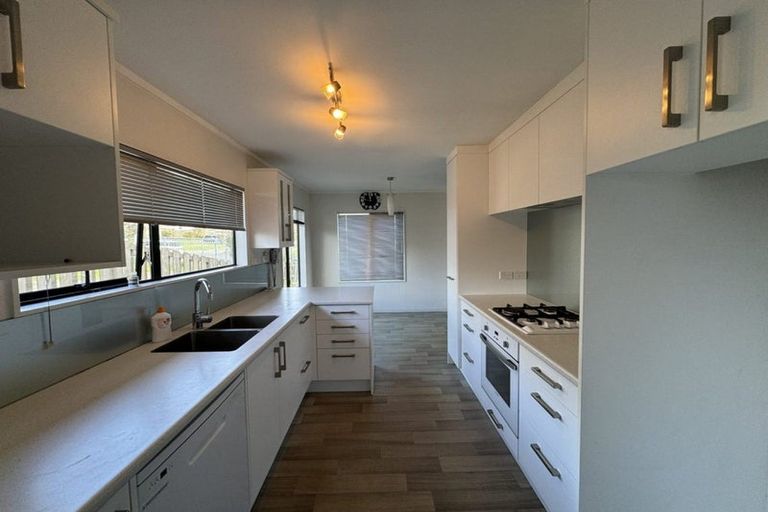 Photo of property in 51 Hollyford Drive, Clover Park, Auckland, 2105