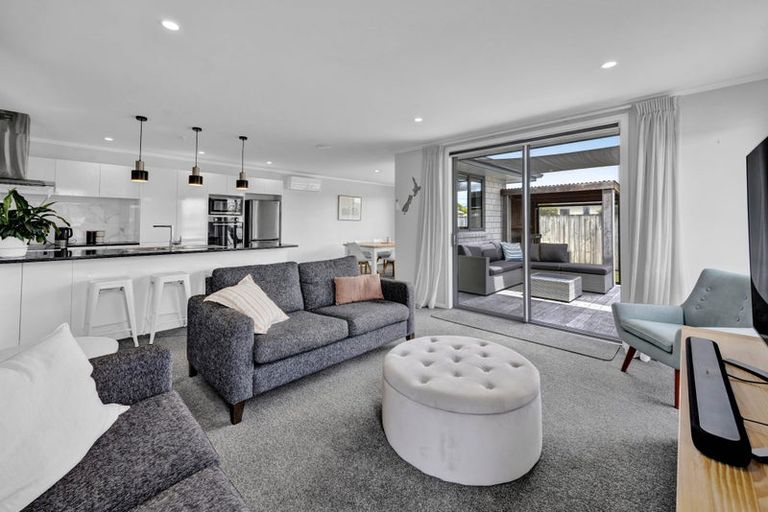 Photo of property in 1a Carrington Street, Inglewood, 4330