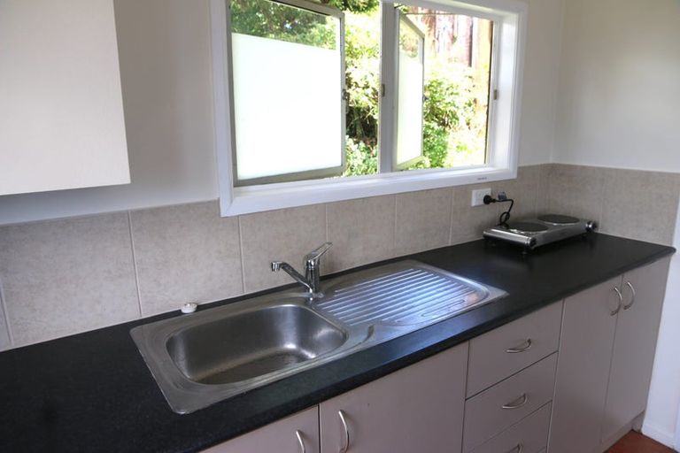 Photo of property in 1/15 Tavern Road, Silverdale, 0932