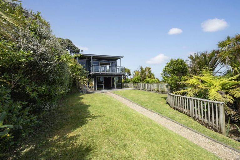 Photo of property in 16 Log Race Road, Piha, New Lynn, 0772