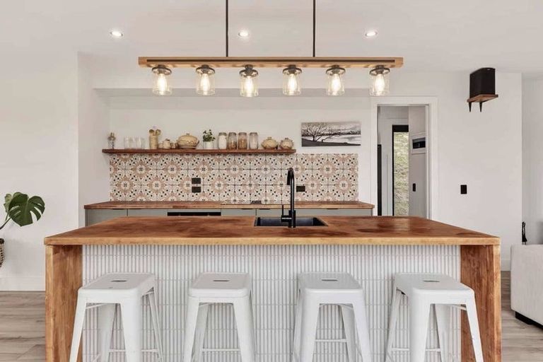 Photo of property in 2 Judare Drive, Lowburn, Cromwell, 9384