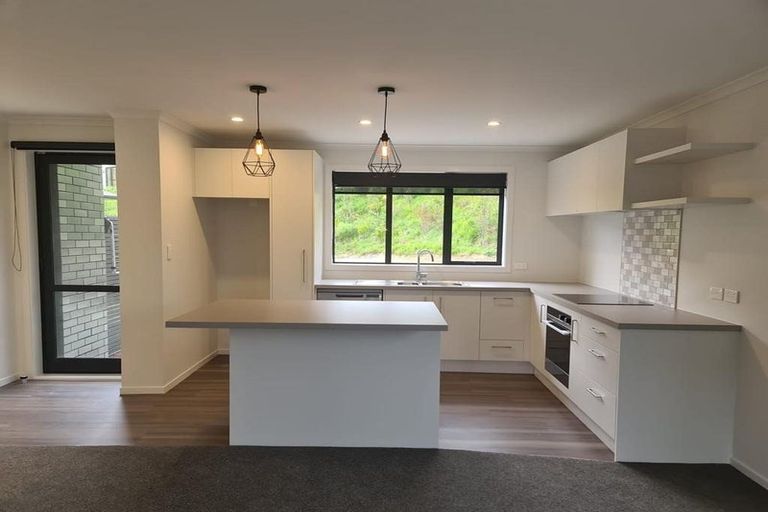 Photo of property in 5 Holystone Road, Whitby, Porirua, 5024