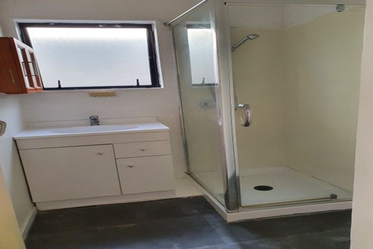 Photo of property in 76 Gallony Avenue, Massey, Auckland, 0614