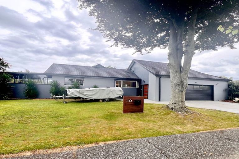 Photo of property in 10 Waitawa Place, Lynmore, Rotorua, 3010
