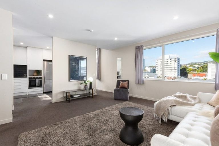 Photo of property in 30/31 Princess Terrace, Newtown, Wellington, 6021