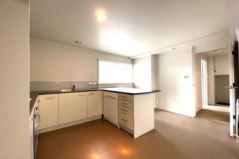 Photo of property in 1/35 Jaemont Avenue, Te Atatu South, Auckland, 0610