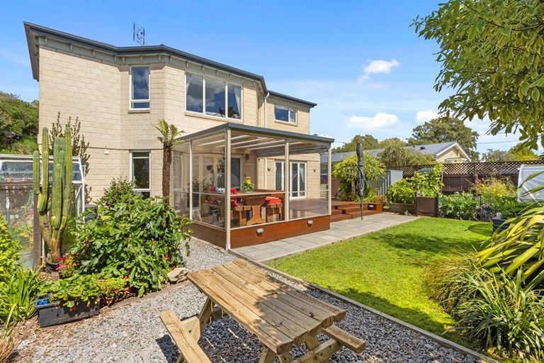 Photo of property in 137 Centaurus Road, Saint Martins, Christchurch, 8022