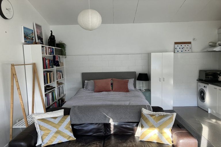 Photo of property in 50 Delhi Crescent, Khandallah, Wellington, 6035