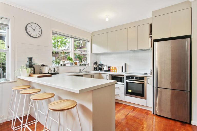 Photo of property in 22 Daffodil Street, Titirangi, Auckland, 0604